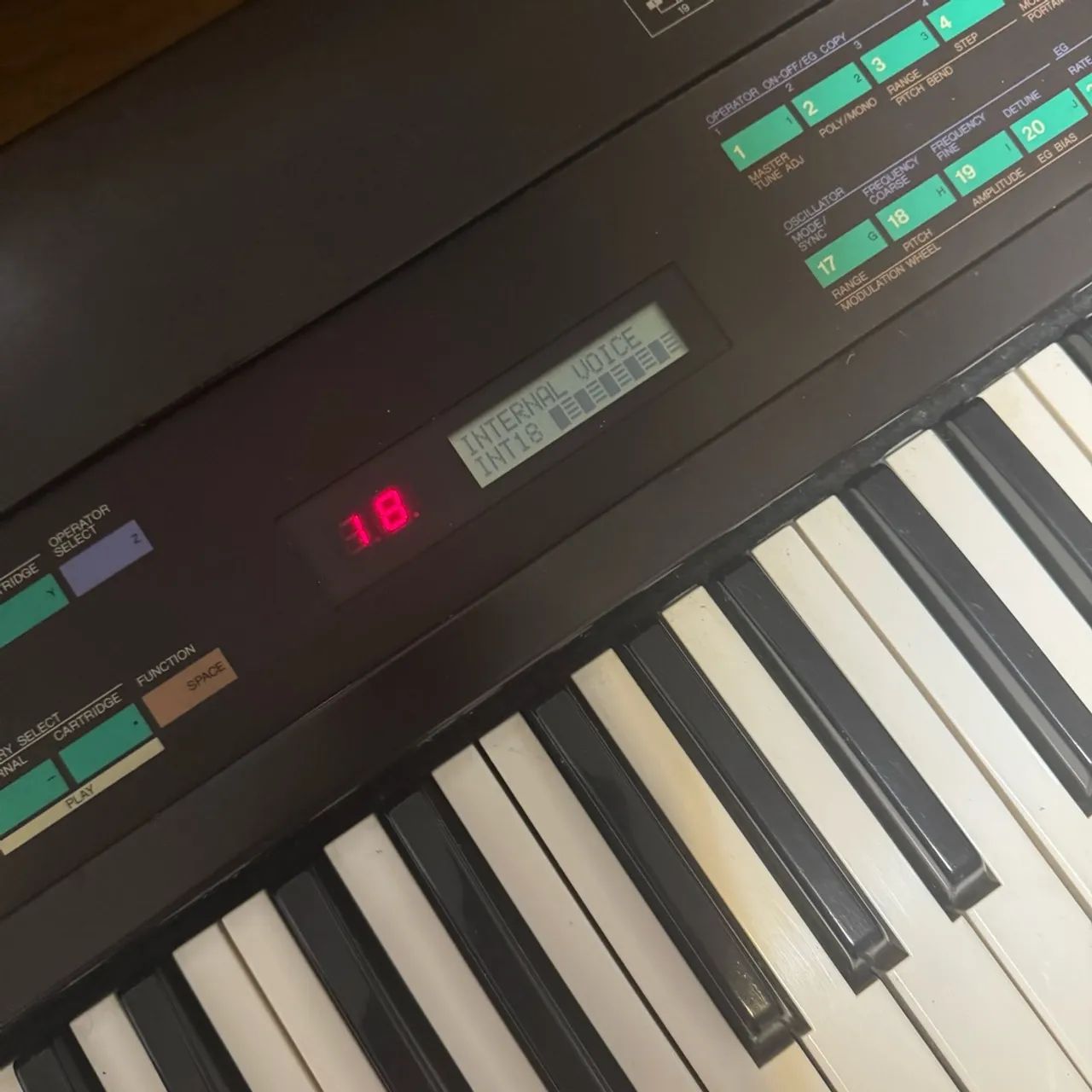 Teclado Yamaha DX7  - Foto 5