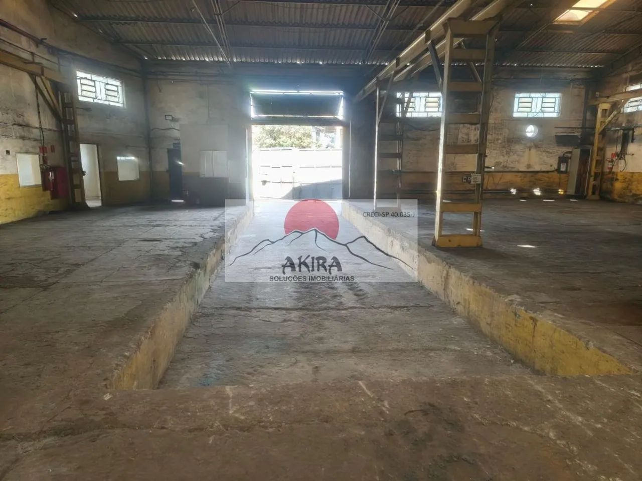 Alugo galpão 2.550 m² cabine primária 300 kva 1 doca - Foto 2
