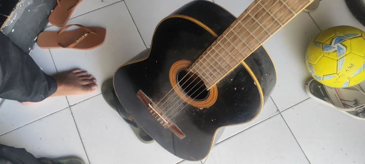 Violão eagle dh69 com marcas de uso 