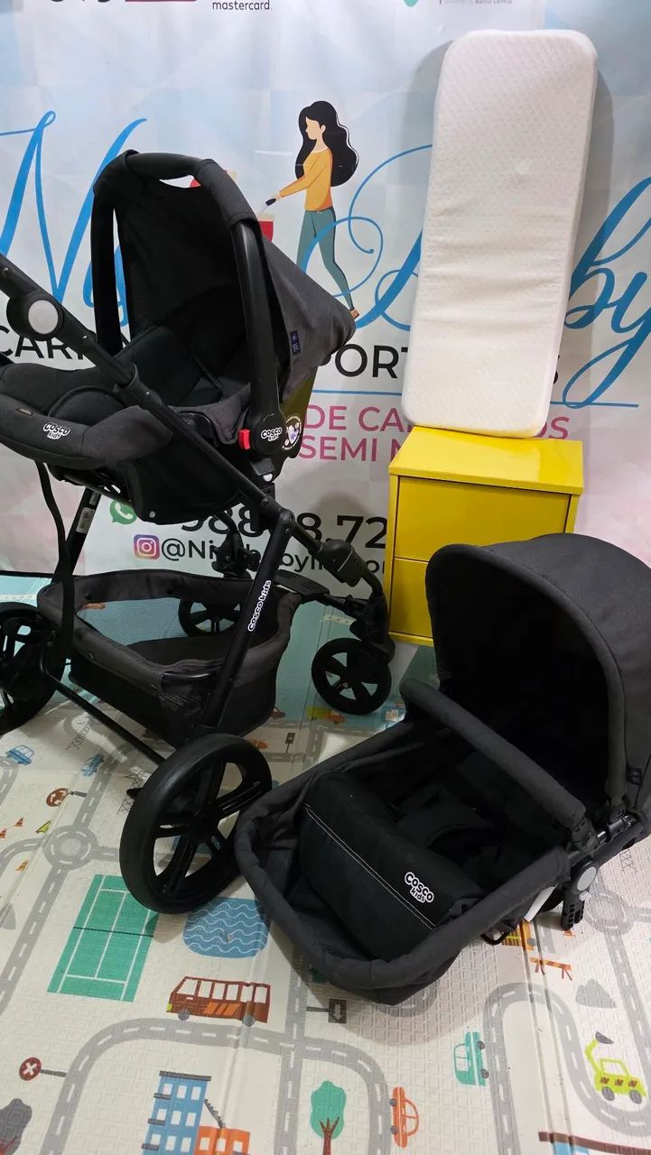 Carrinho de bebê com bebê conforto cosco zeroo 