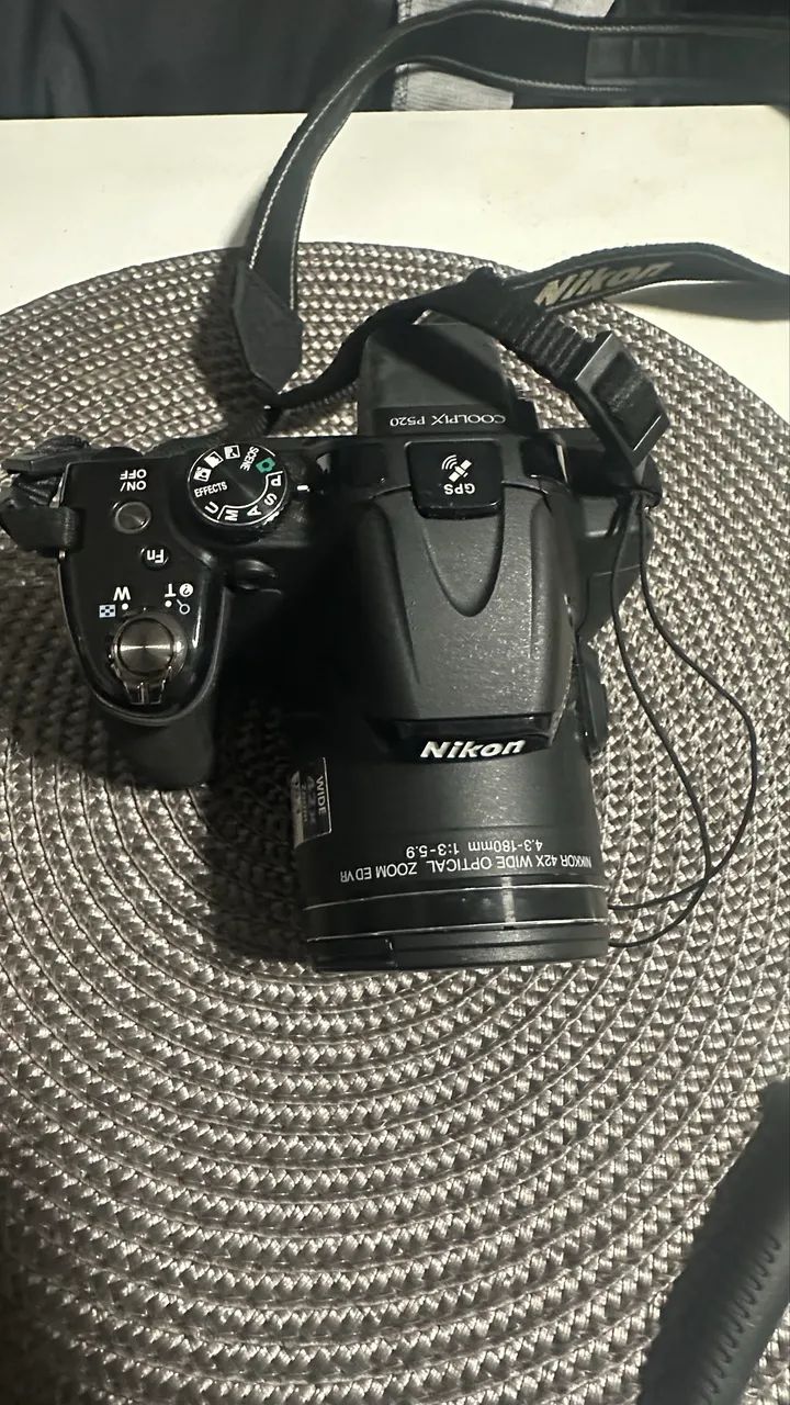 nikon coolpix p520