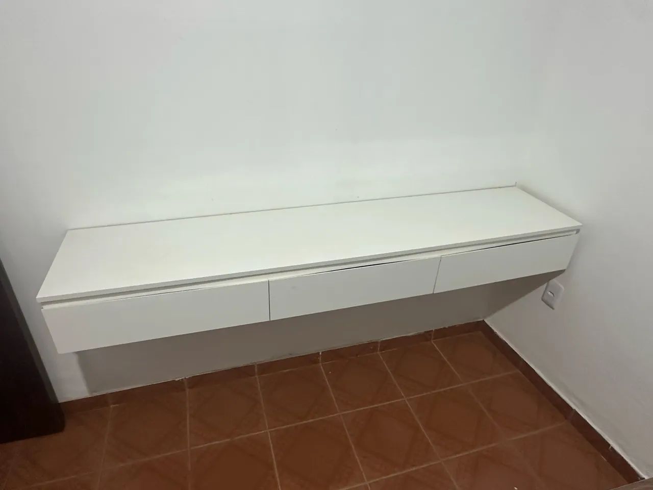 Vendo estante com gaveta 