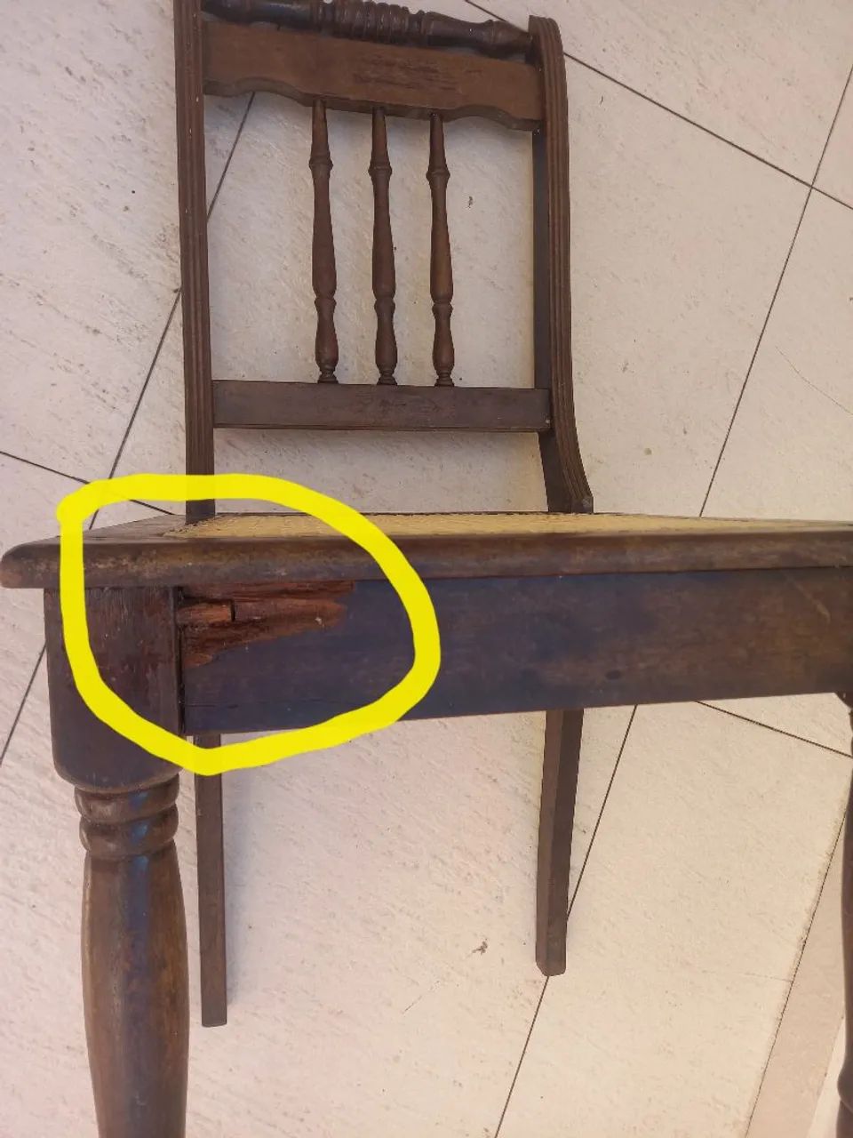 Cadeira antiga no estado - Foto 2