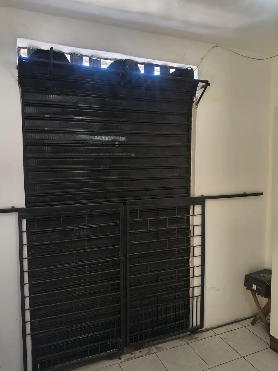 Conjunto porta e grades para comércio  - Foto 2