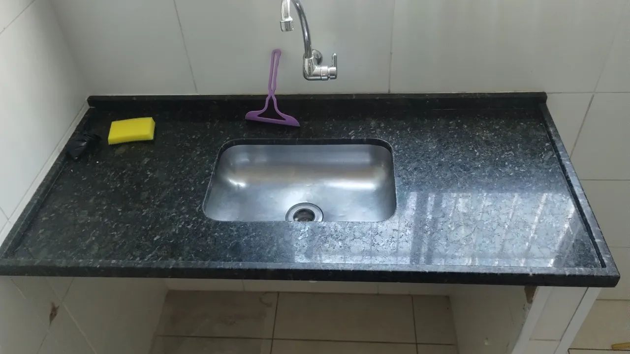 Kitchen Sink with Integrated Basin