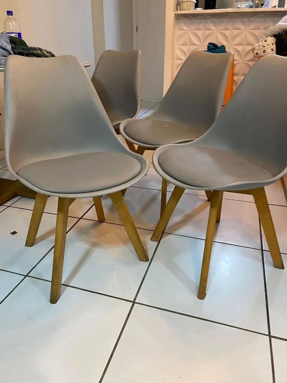 Kit 4 Cadeiras Charles Eames (Estofadas com base de madeira) - Foto 2