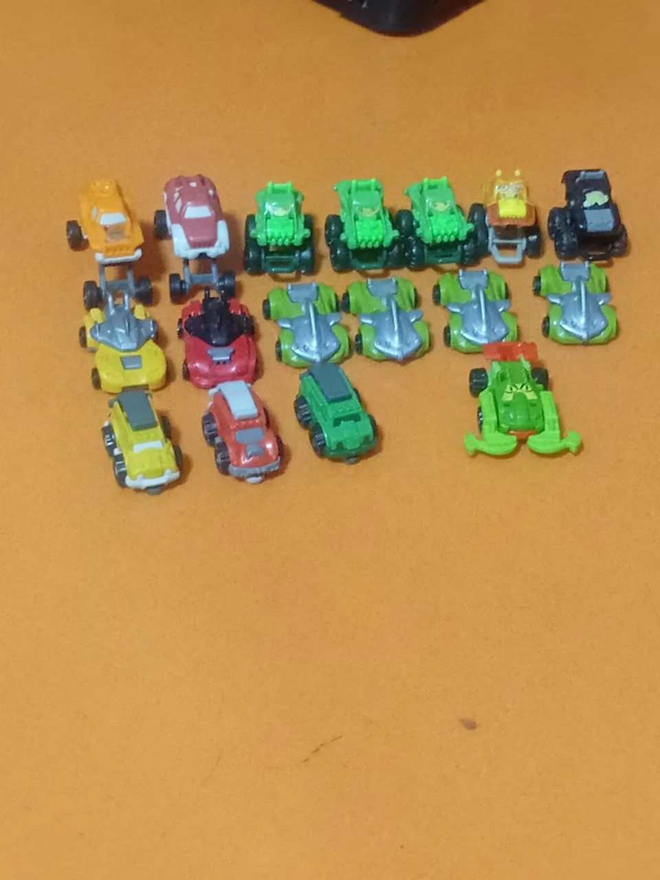 Brinquedos kinder ovo