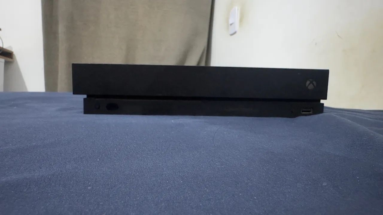XBOX ONE X 1TB  - Foto 4