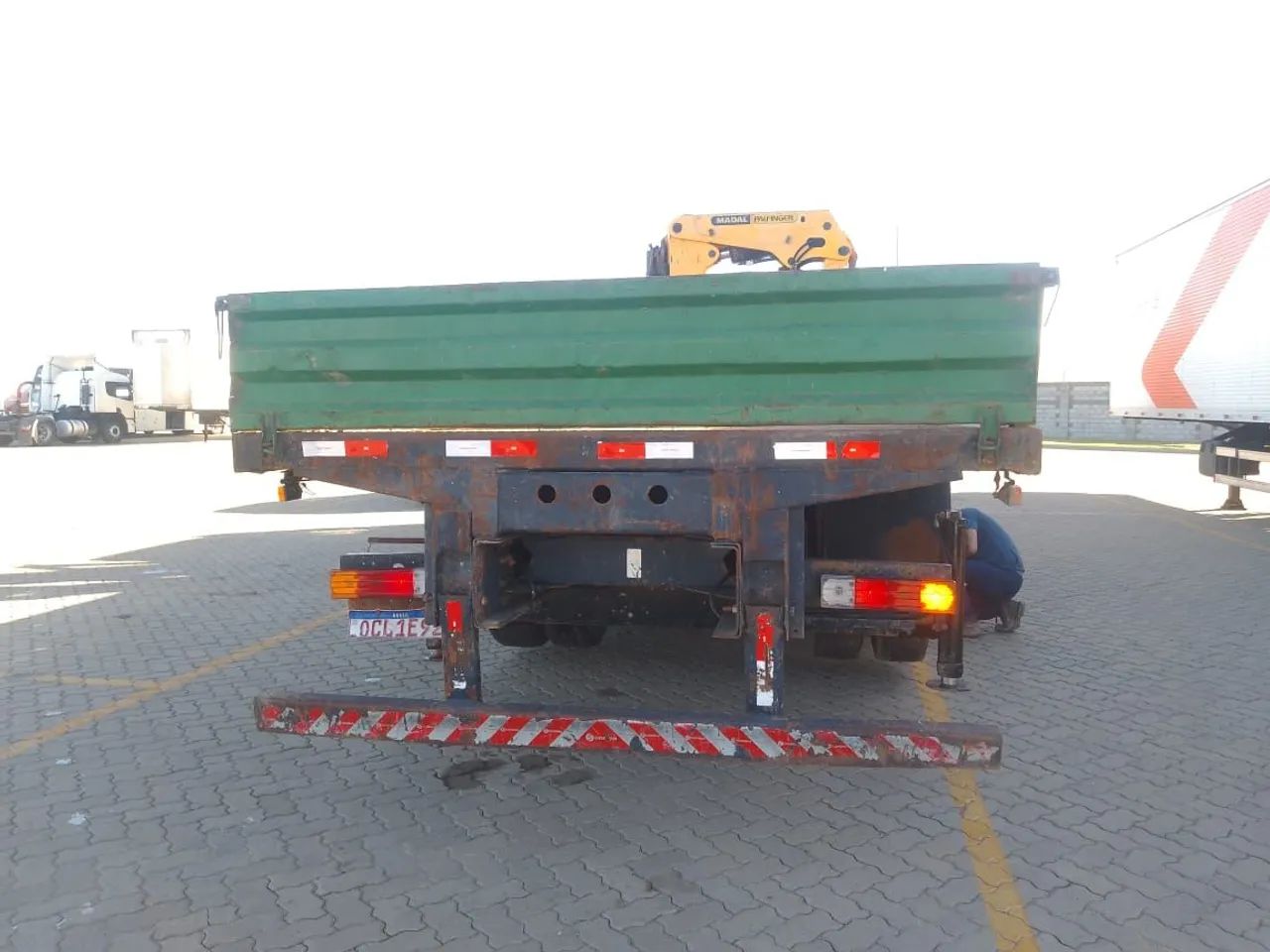 Iveco Tector com Munck Madal 10 ton - Foto 4