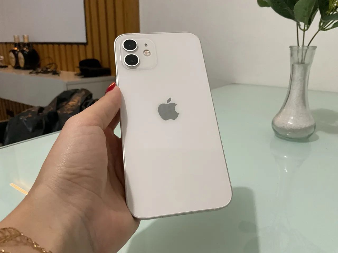 iPhone 12 64GB - Bateria 85% - Ótimo estado