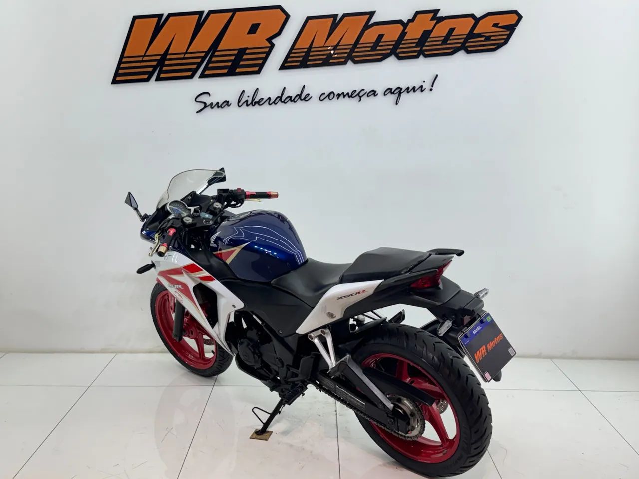 HONDA CBR 250R **POSSUI LEILÃO** - Foto 4