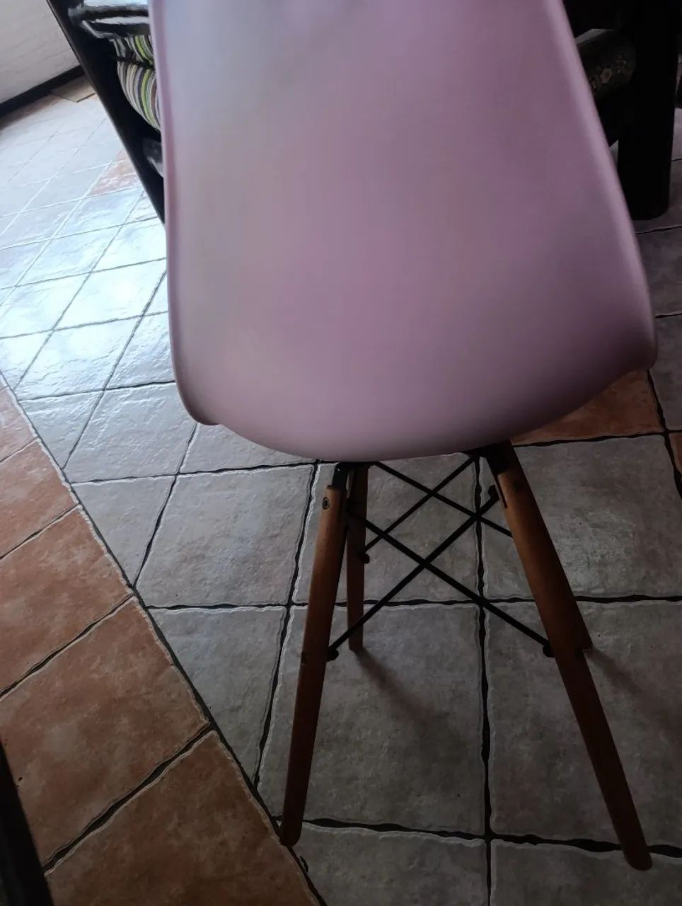 Cadeira Eames Rosa - Foto 4