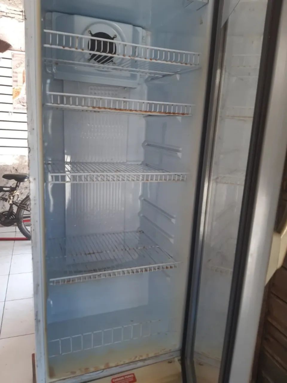 Expositora de Bebidas VENAX 300 Litros 127 v - Foto 4