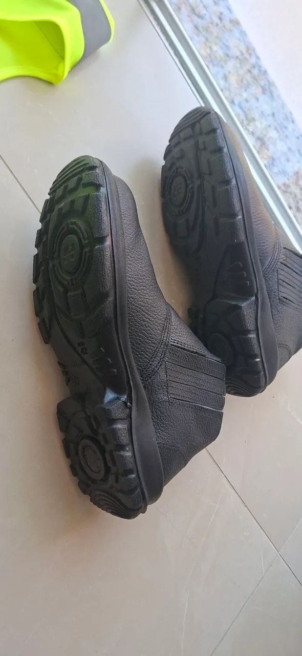 Kit EPIs Shoppe - Botas, Colete e Luvas - Foto 2