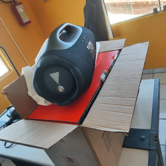 vendo boombox 4 JBL novo