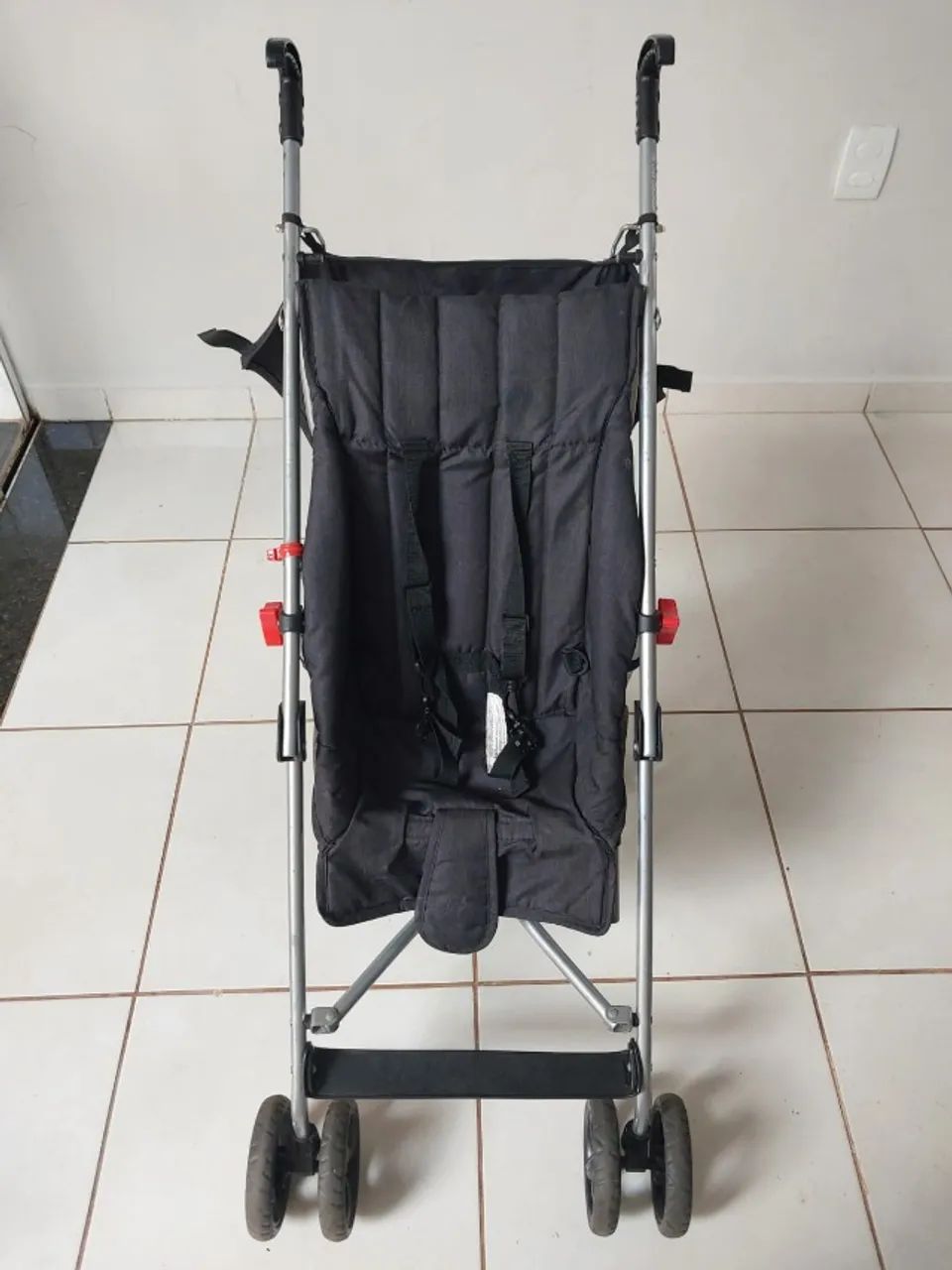  Carrinho de Bebê Modelo Guarda-Chuva R$ 150,00 - Foto 3