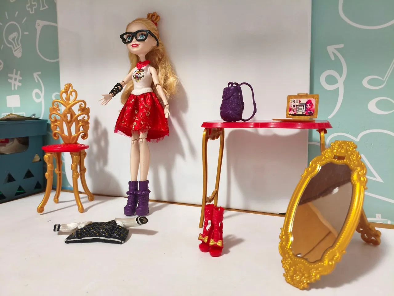 Boneca Ever After High Apple White Back to School  - Foto 2