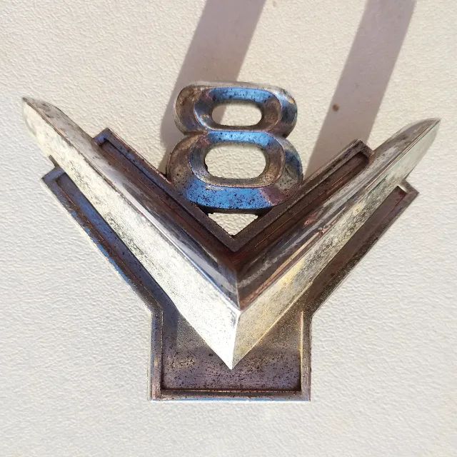 Emblema V8 Ford raro - Foto 3
