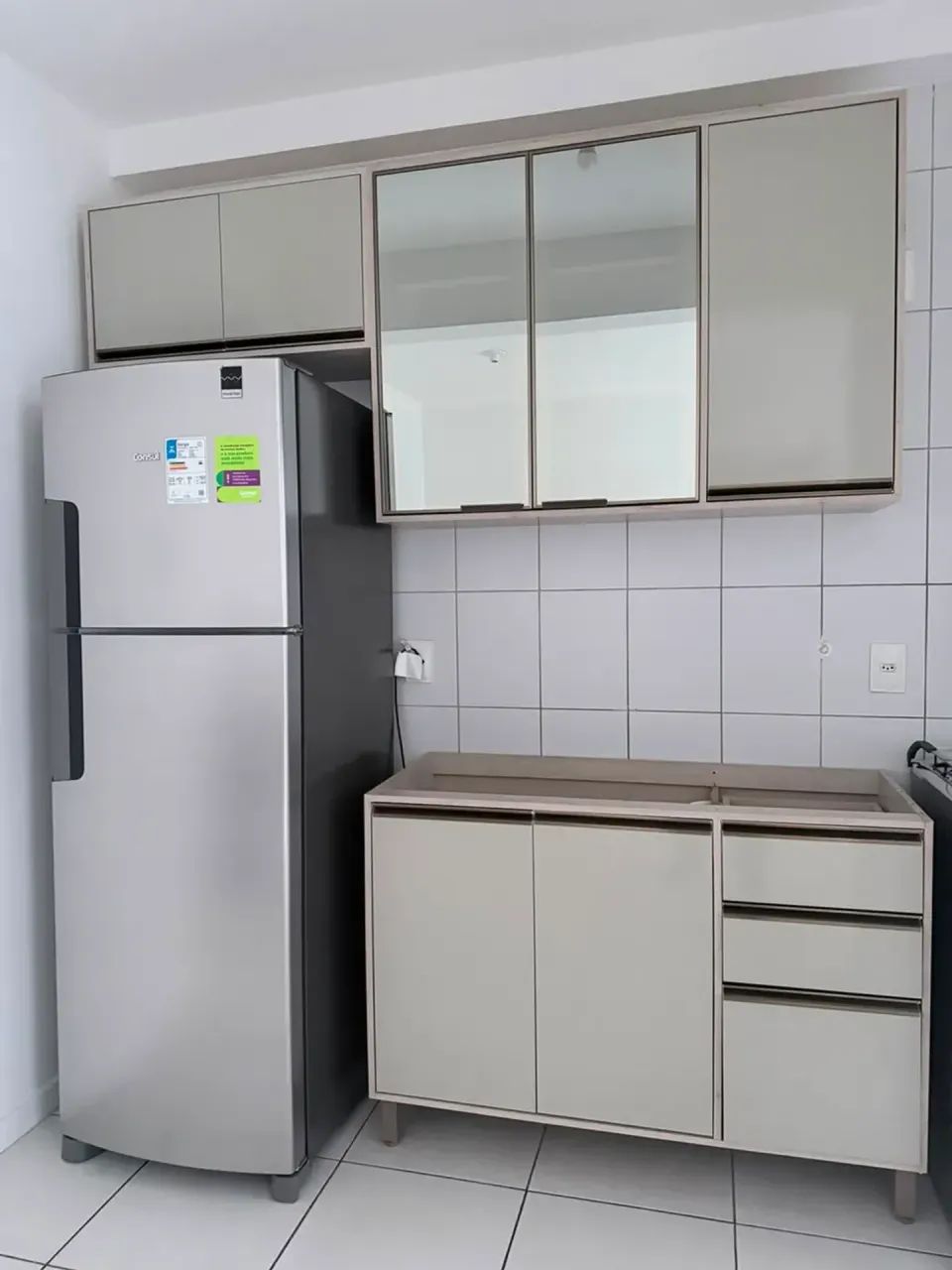 Aluga-se bom apartamento mobiliado de 2 quartos em Forquilhinhas, São José/SC - Foto 2