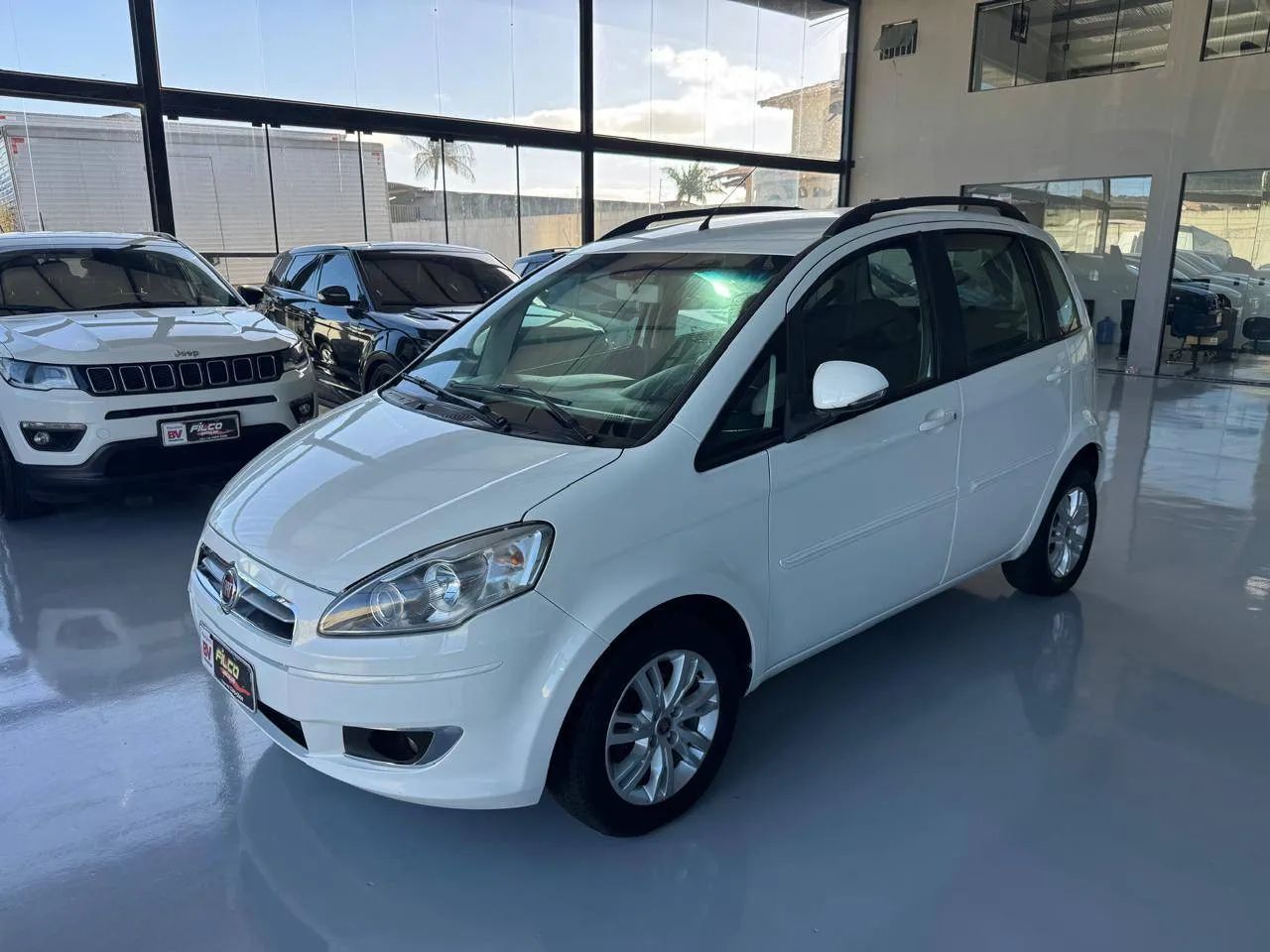 Fiat Idea Attractive 1.4 Fire Flex 8V 5P 2014 - Foto 3