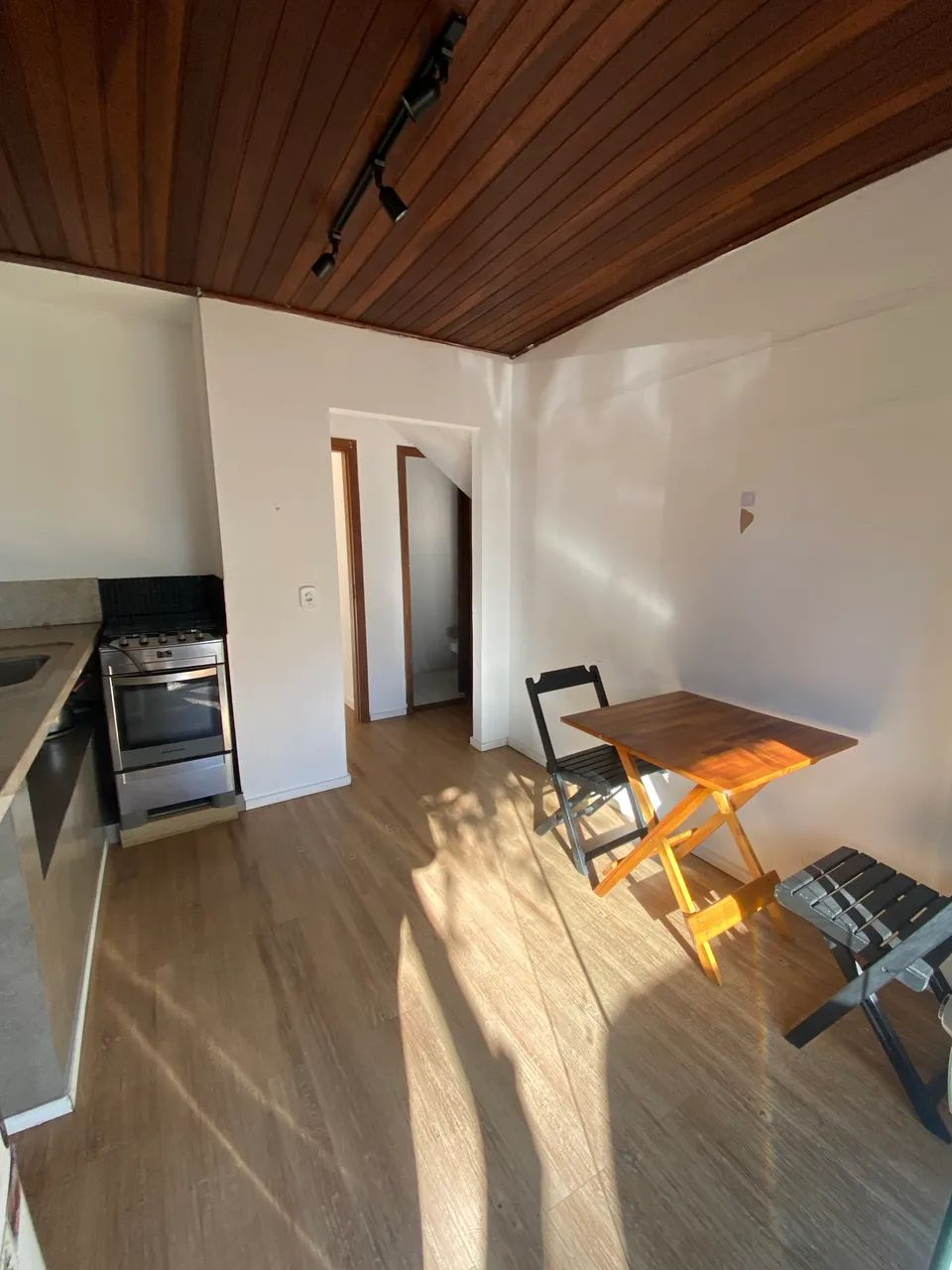 Casa para alugar no Rio Tavares, rua tranquila, trilha ecológica para praia de 10min - Foto 4