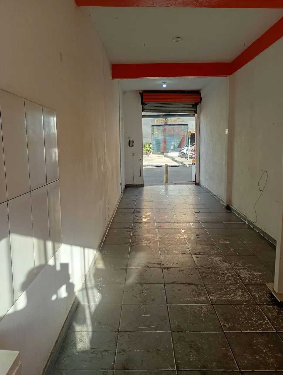 Aluga - Se Salão 40m2 Na Avenida. - Foto 2