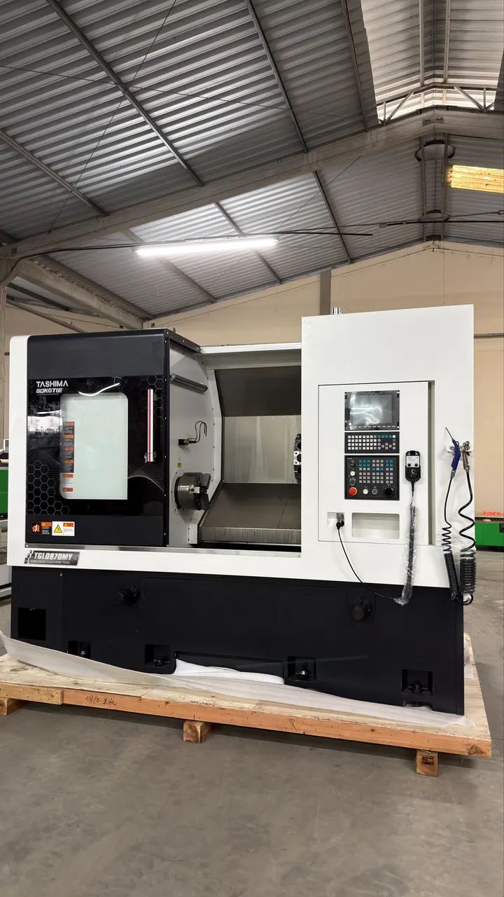 Torno convencional CNC 