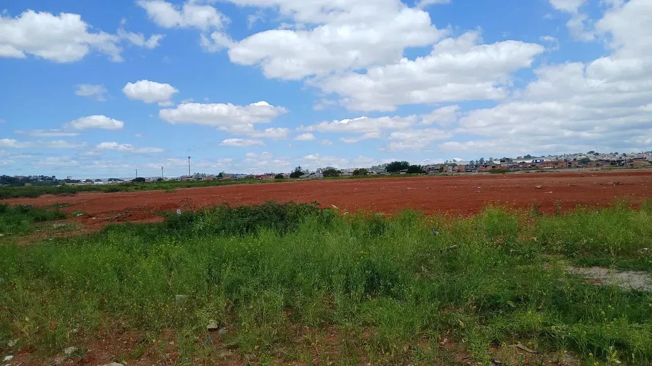 Área 40.000 m² próximo do Aeroporto