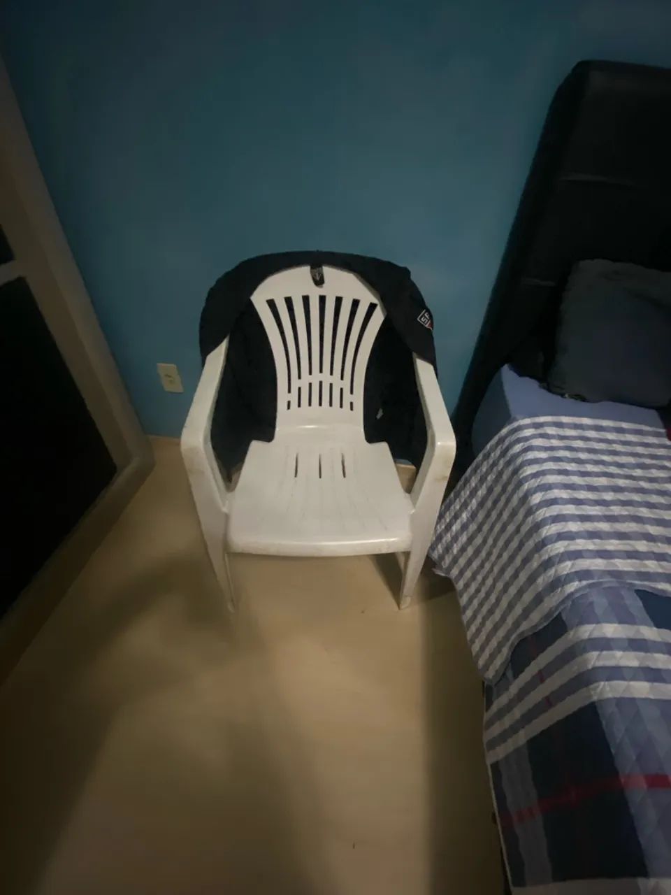 Cadeira de plástico 