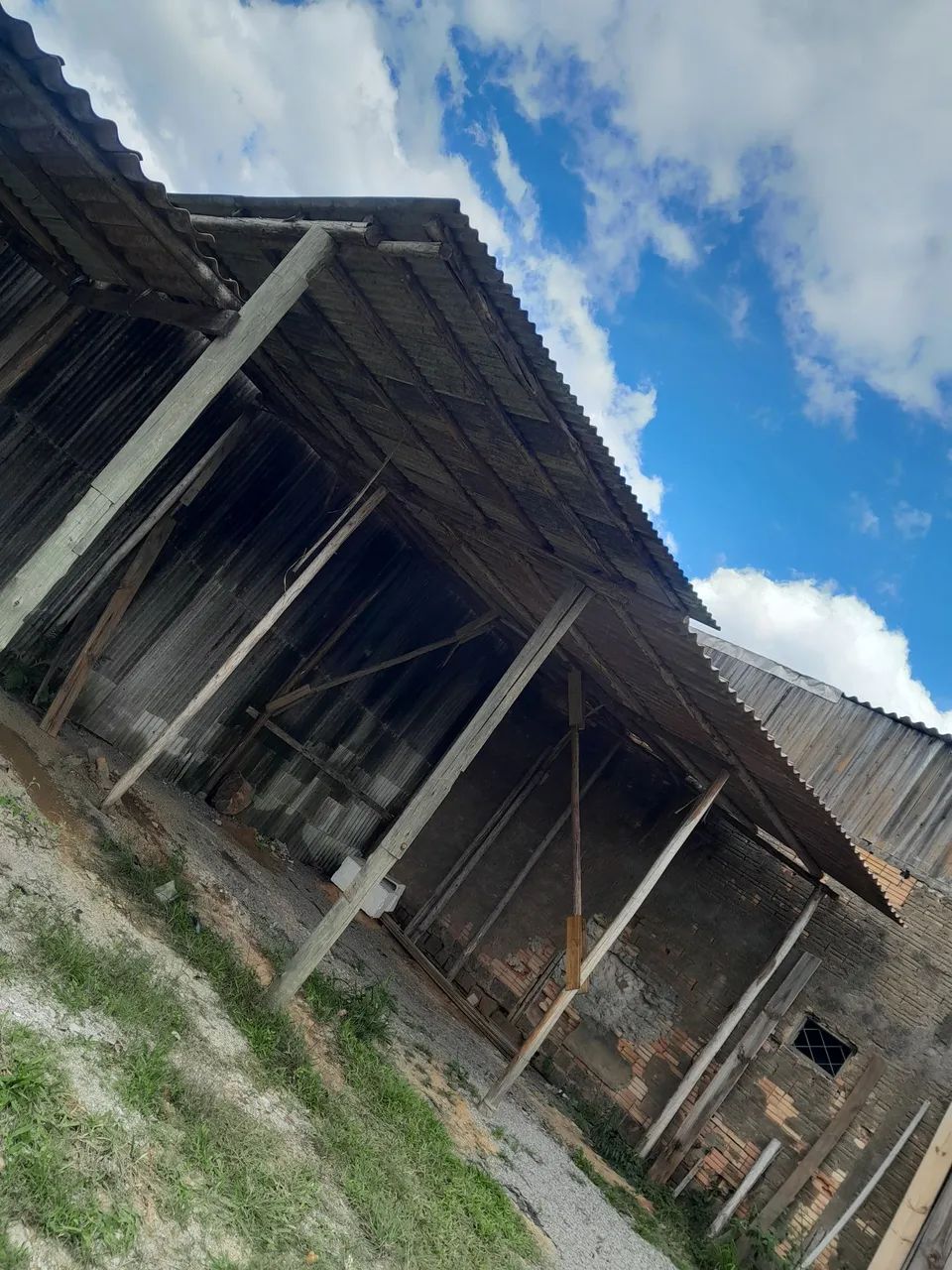 Vendo garagens e brita - Foto 2