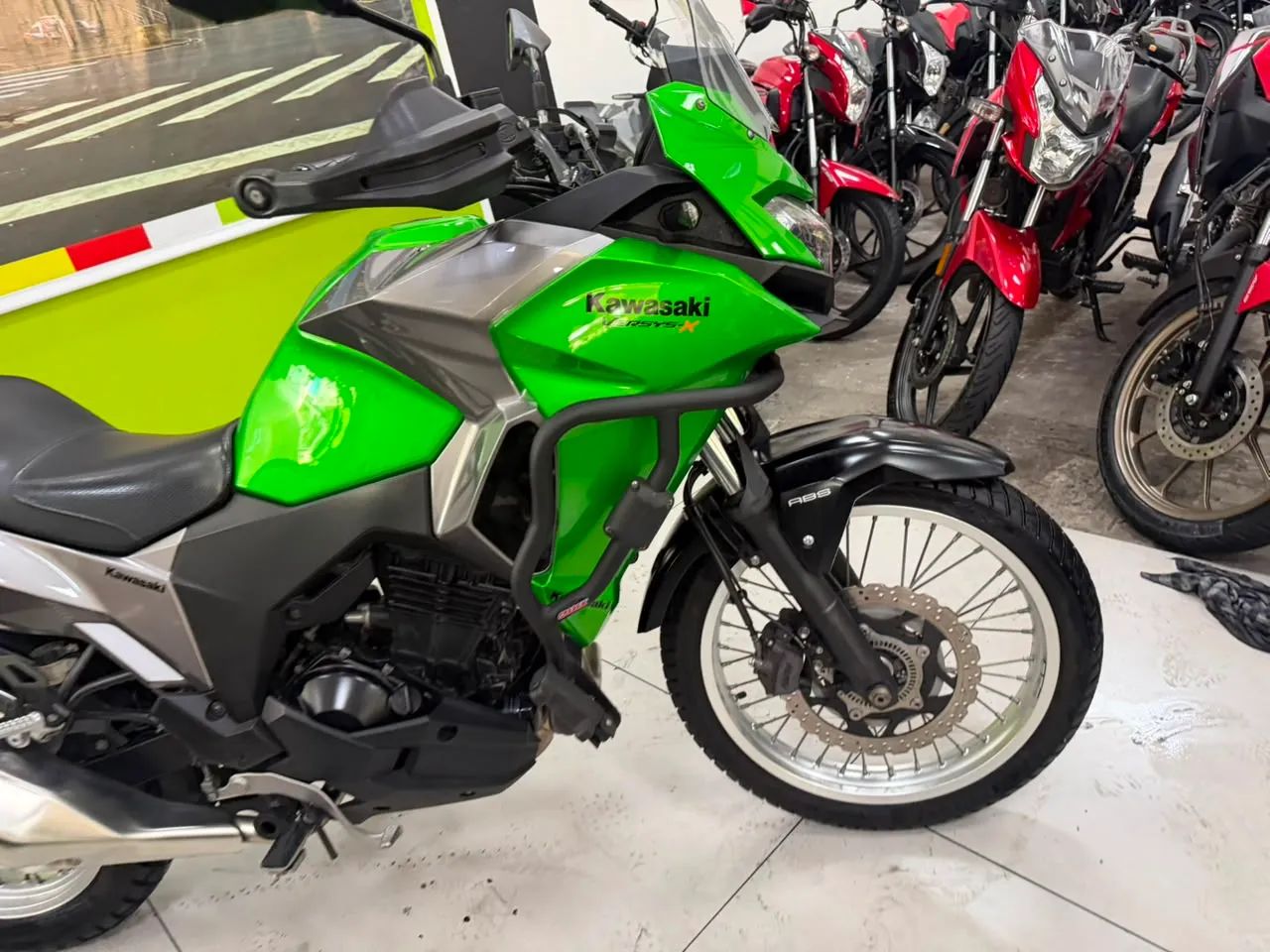 KAWASAKI VERSYS-X 300 ABS - Foto 4