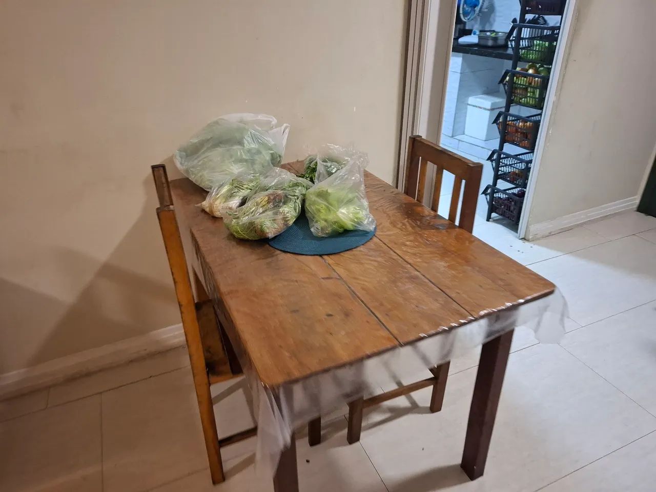 Venda de cadeiras e mesas de maciça - Foto 4