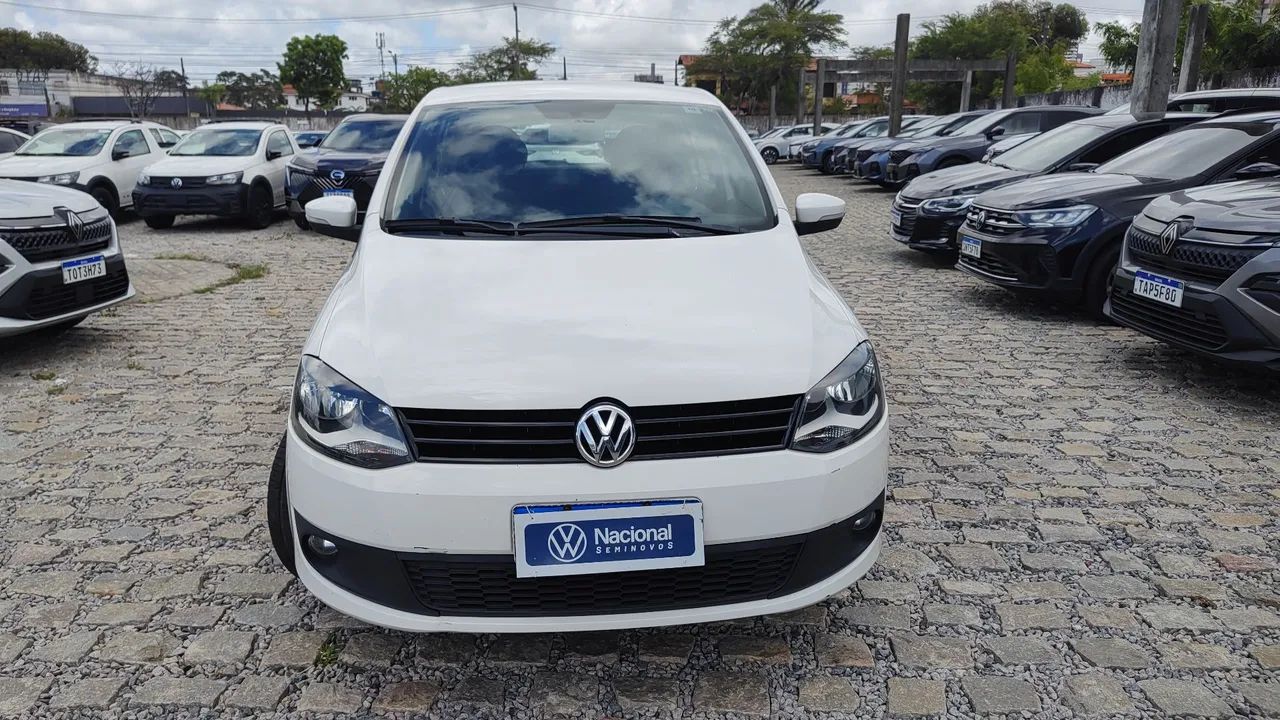 Volkswagen Fox Fox 1.0 Mi Total Flex 8V 5p 2014
