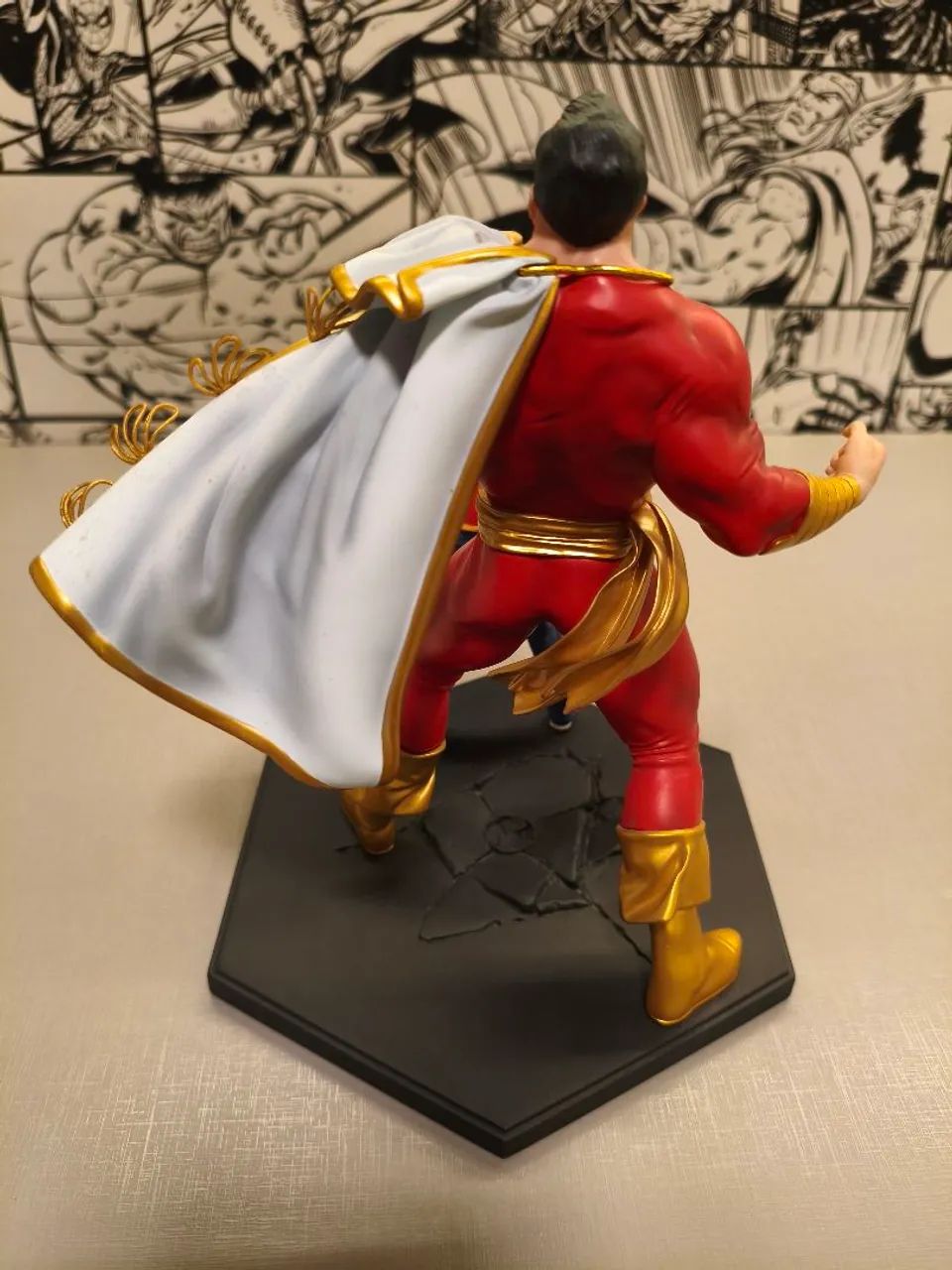 Shazam Iron Studios  - Foto 4