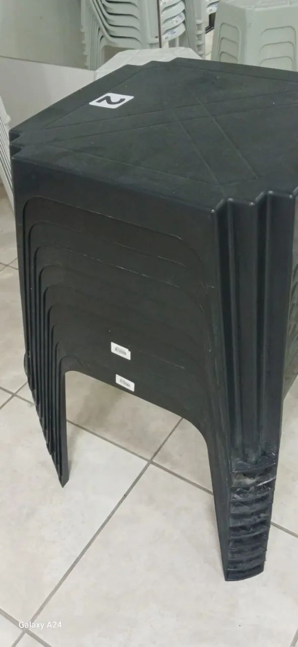 Mesa e Cadeiras Plásticas - Foto 4