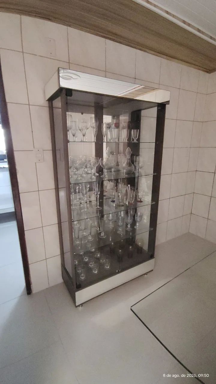 Vendo uma Cristaleira  - Foto 2