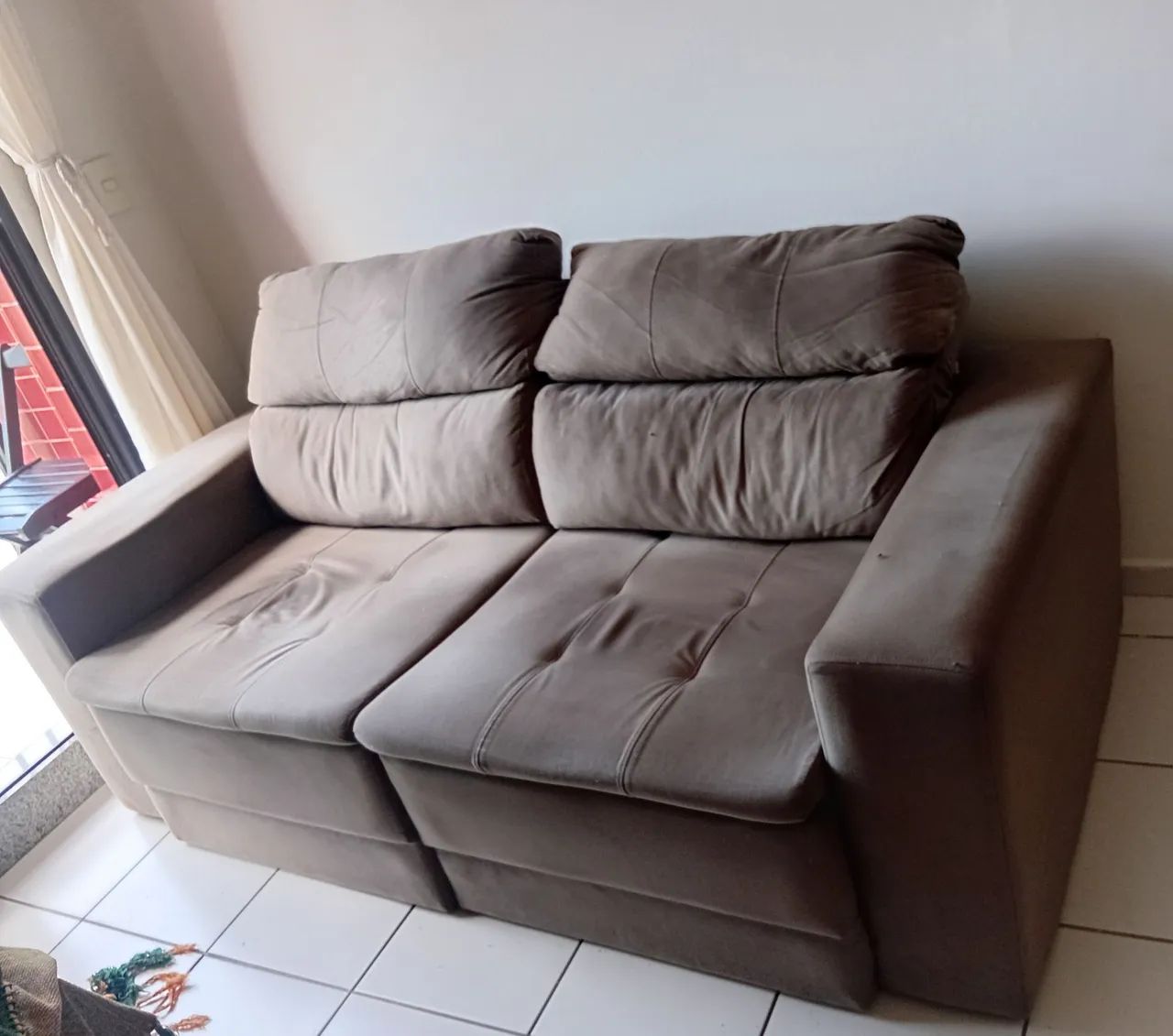 Sofá  retrátil e  reclinável 