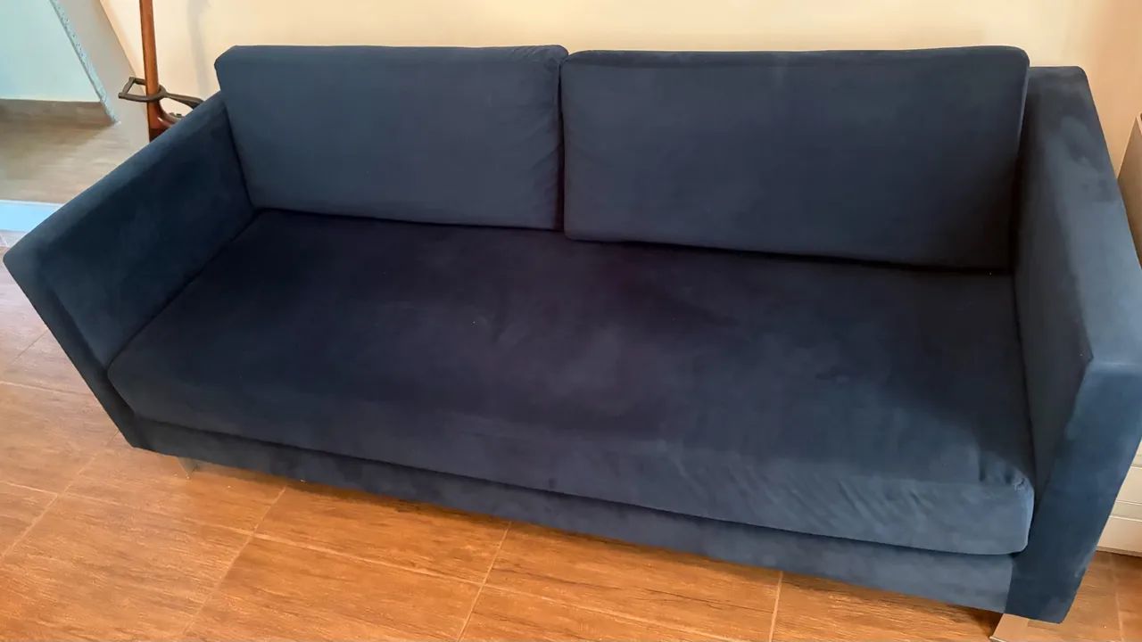 Vendo sofá azul camurça usado 3 lugares - Foto 4