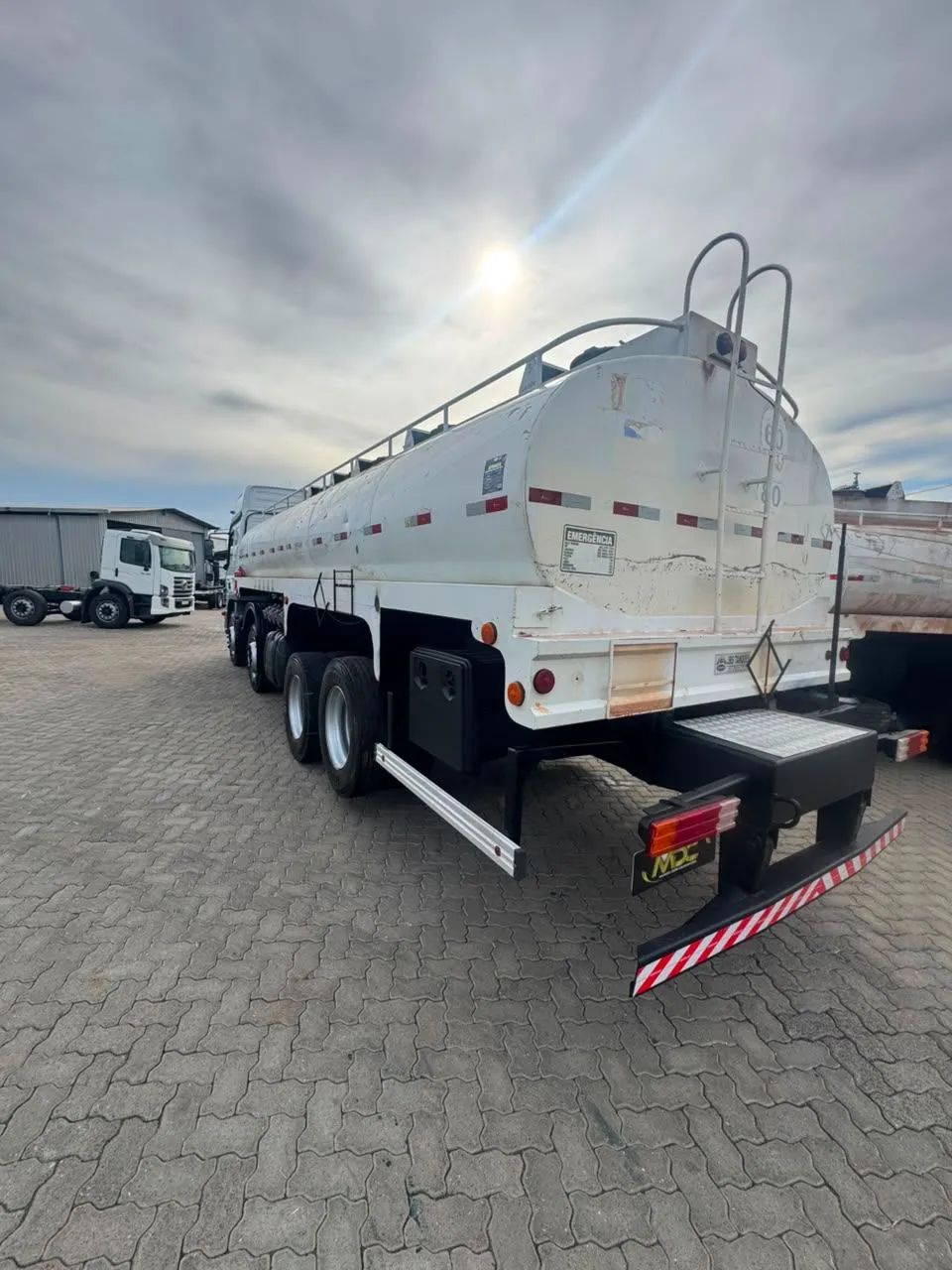 MB Atego 3030 8x2 AUTOMÁTICO COM TANQUE 20 MIL LITROS - Foto 4
