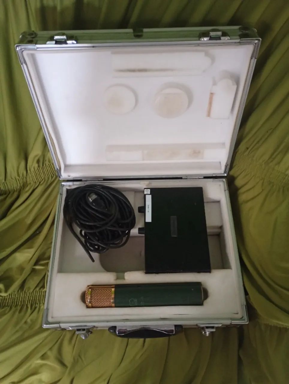 Microfone Profissional AKG C12 VR