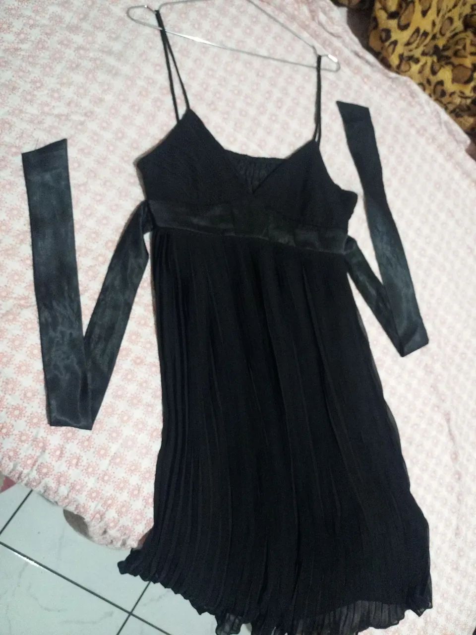 VESTIDO PRETO PLISSADO - Foto 4