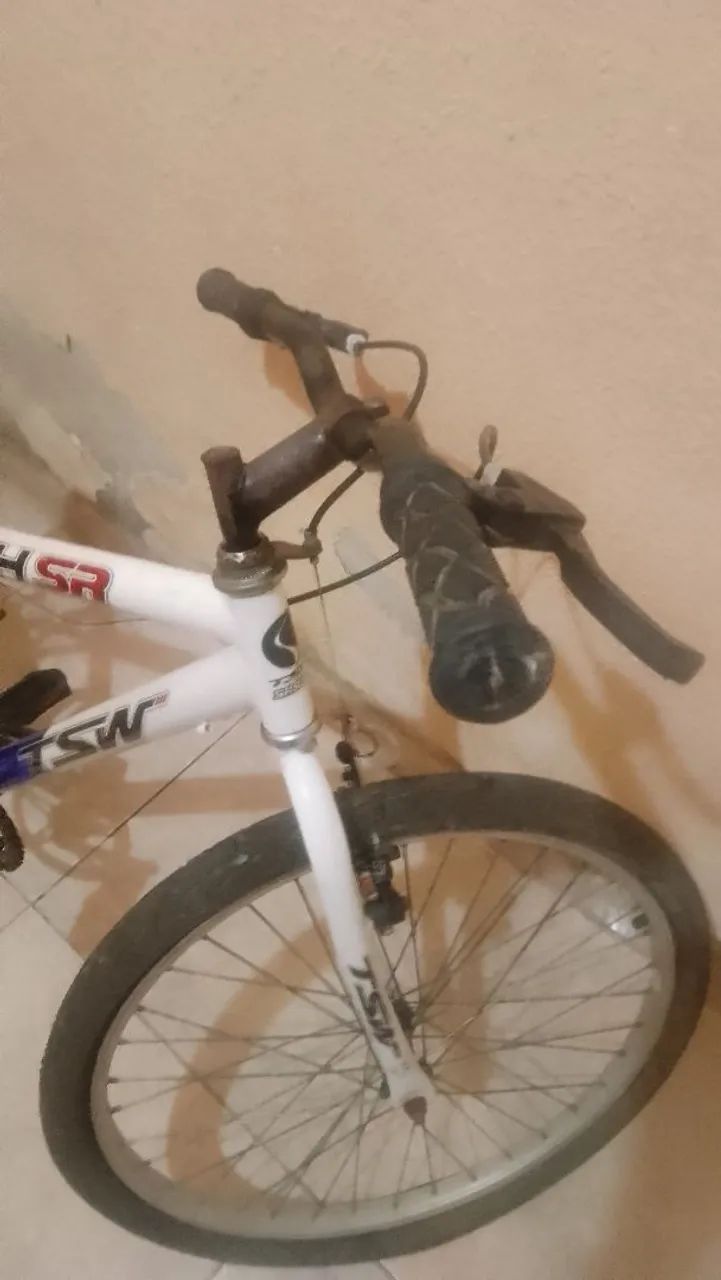 Bicicleta aro 24 semi nova - Foto 2