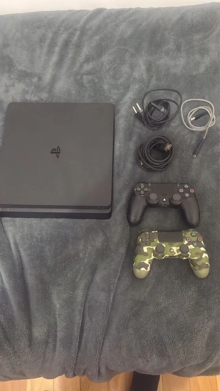 PS4 Slim + 2 Controles - Excelente Estado + Cabos