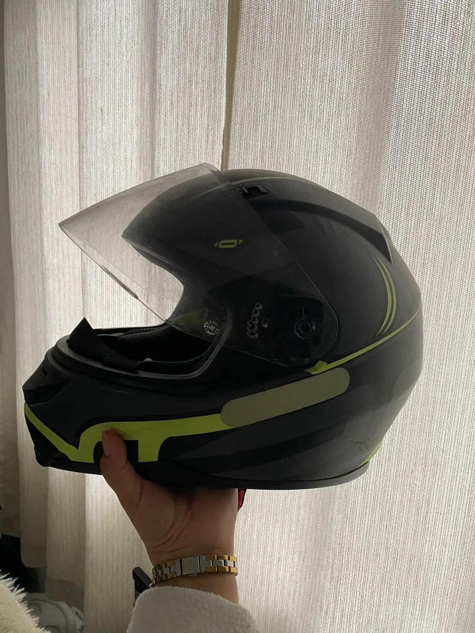 Capacete seminovo 