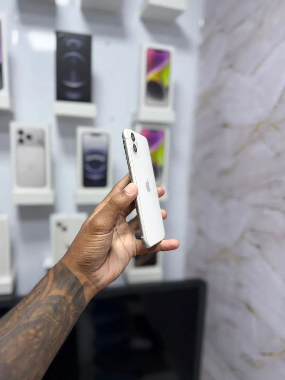 IPHONE 11 256GB TELA E BATERIA NOVA<br>R$ 999,00 - Foto 3