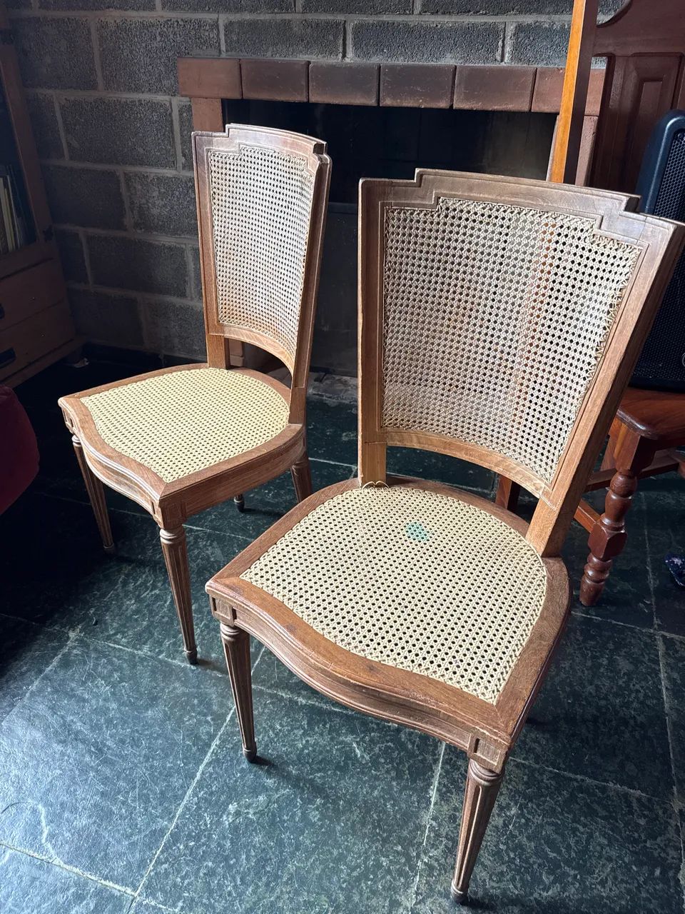 Vendo par de cadeiras rústicas! 