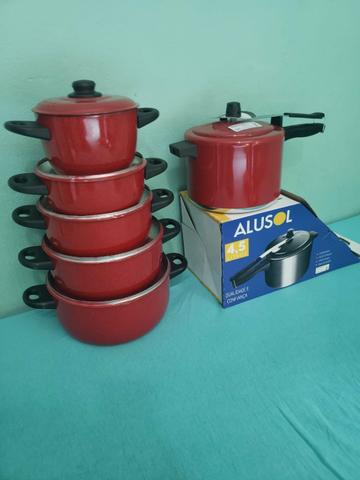 Conjunto de panelas e panela de pressão