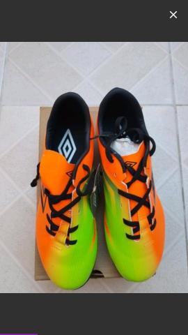 Chuteira de campo umbro n 42 nova$100