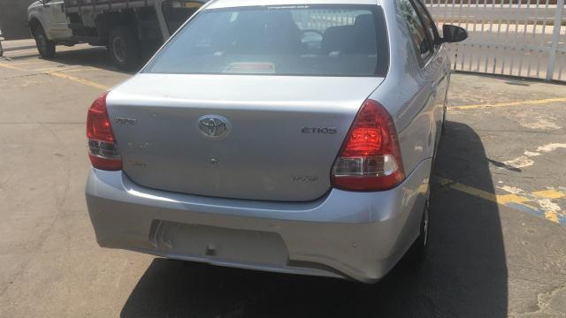 Toyota Etios - Foto 6