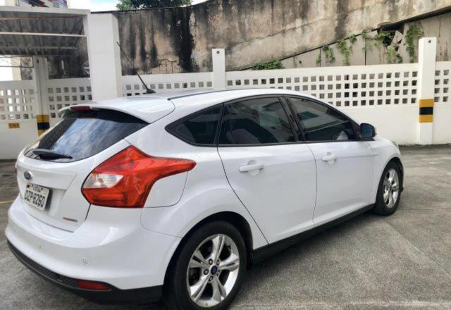 Focus Hatch, completo, sem mossas ou arranhões. Preço diferenciado! OPORTUNIDADE! - Foto 4